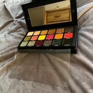 Conspiracy eyeshadow palette